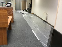 Укладка ковровой плитки на клей